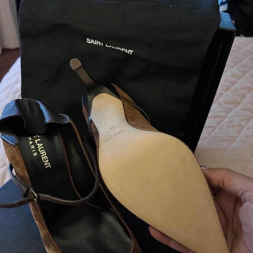 Saint Laurent brown suede and brown leather pumps, like new, box and dust bag. - Picture 5 of 6